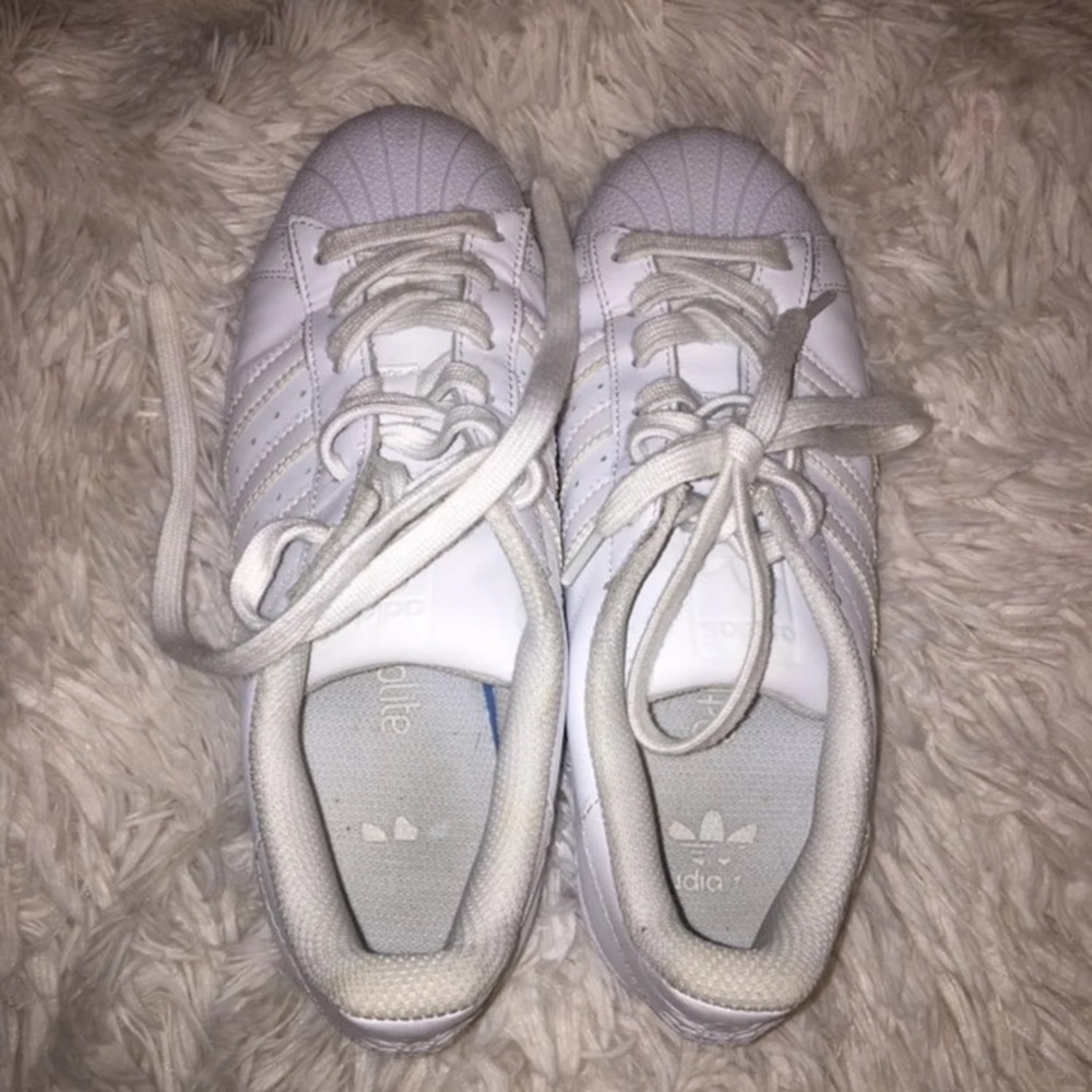Adidas Sneakers